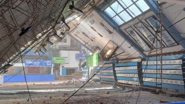 Colapso en Corrientes: se desplomó el techo del estadio de Regatas