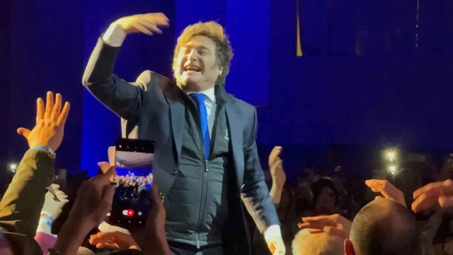 Milei lanzó la campaña en la provincia, junto a los candidatos: «Vamos a devorar al kirchnerismo en las urnas»