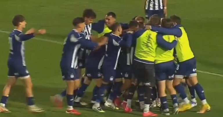 «Golazo de Culasso!»: el espectacular remate desde atrás de mitad de cancha del pibe de Talleres en la Reserva contra San Martín (SJ)
