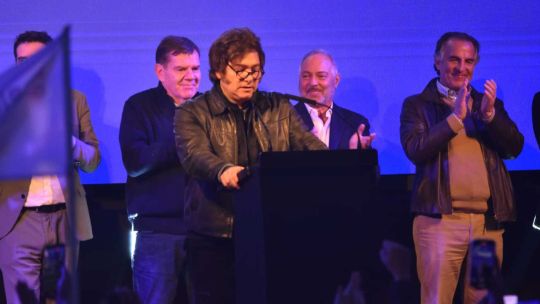 Javier Milei en el acto de La Libertad Avanza en La Plata: «Vamos a sacar al enano comunista de Kicillof»