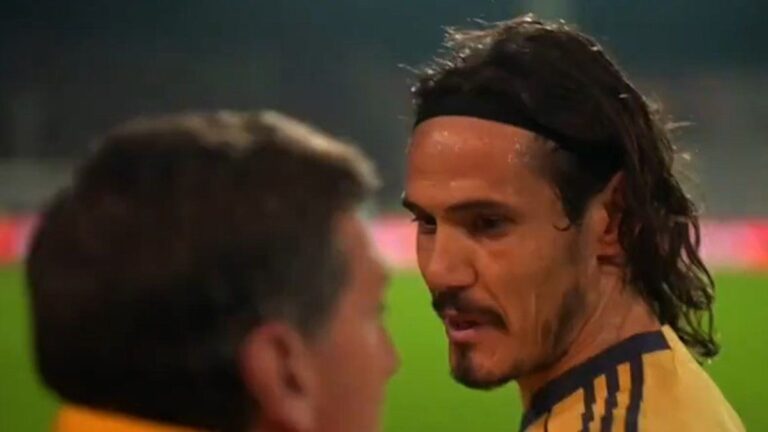 La frustración de Edinson Cavani al ser reemplazado en Boca: «Por qué me sacan a mi?»