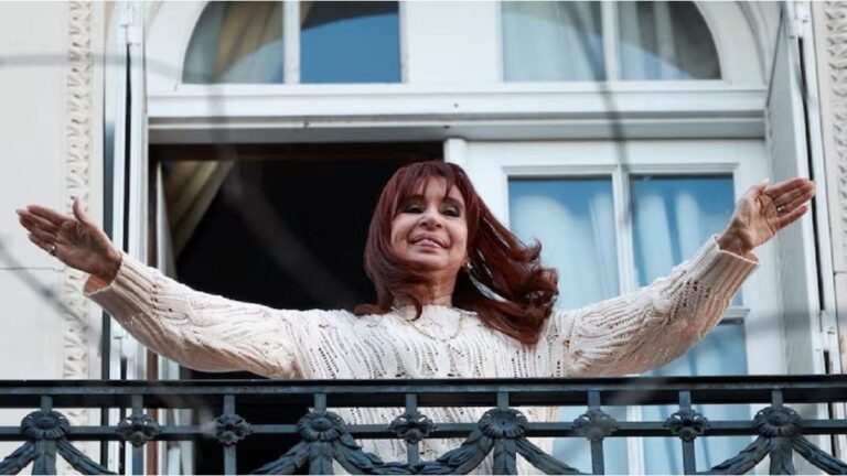 Vialidad: Casación rechazó recurso de Cristina Kirchner para llevar el régimen de visitas y tobillera a la Corte