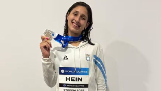Agostina Hein volvió a subirse al podio en el Mundial juvenil de natación
