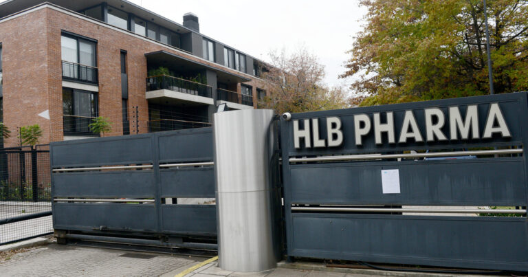 Tapas mal cerradas y ampollas recuperadas: las increíbles irregularidades en la producción del fentanilo contaminado