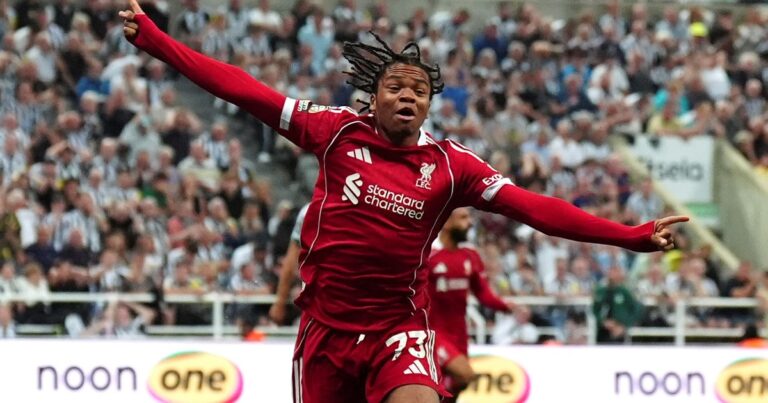 Rio Ngumoha, la joya de 16 años que le dio la victoria al Liverpool en el minuto 100 ante el Newcastle