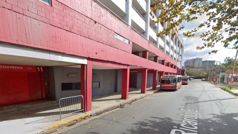 Tensión en Independiente: aparecieron carteles contra Nakis y Ducatenzeiler