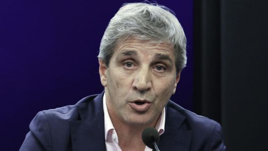 Volantazo oficialista: el Gobierno volvió a vender dólares para blindar el tipo de cambio hasta las elecciones