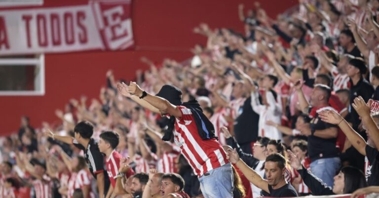 Estudiantes y la mejora que implementó en el acceso a su estadio