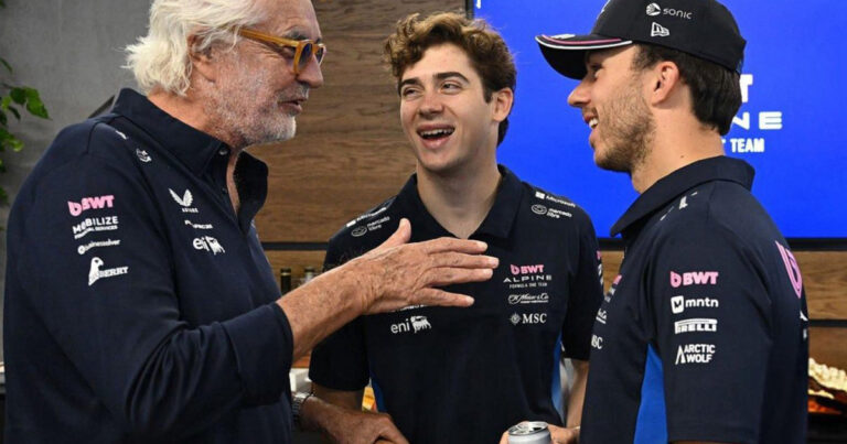 Flavio Briatore reculó y ahora dijo que Franco Colapinto puede ser el segundo piloto de Alpine en 2026: «Está haciendo un buen trabajo»