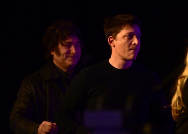 Santiago aprovechó la derrota para empujar a los Menem y ahora quiere el control de la elección de octubre