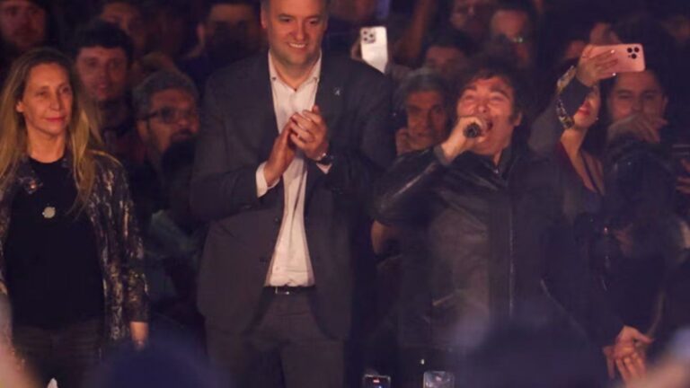 Javier Milei lanzó la campaña en Córdoba de cara octubre y apuntó al Congreso: «Están cagados»