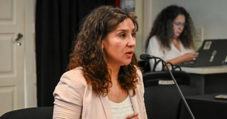 El gobernador de Chubut echó a una ministra condenada por la causa «Ñoquis Calientes»