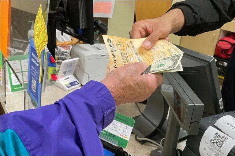 Las tiendas de la suerte de Nueva York que vendieron boletos de Powerball por 1 millón de dólares