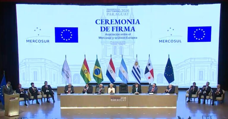 La fría reacción de Milei cuando felicitaron a Lula en la firma del acuerdo Mercosur-Unión Europea