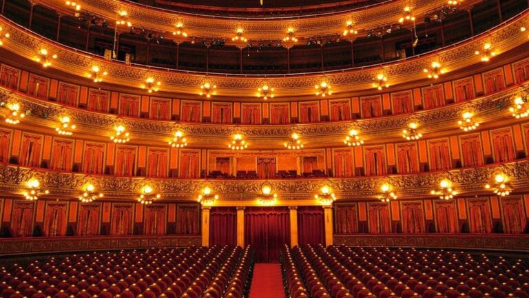 «Historias secretas del Teatro Colón»: nuevas funciones de la experiencia teatral itinerante