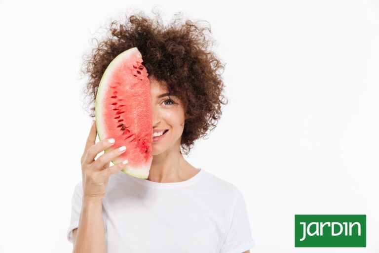 Por qué deberías comer las semillas de la sandía y no las de la manzana