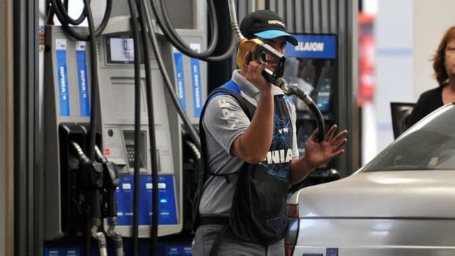 El sueldo que cobra un playero de YPF en marzo 2026